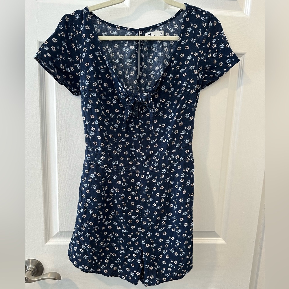 Hollister Floral Romper | Navy Blue | Keyhole Tie Front | Size M